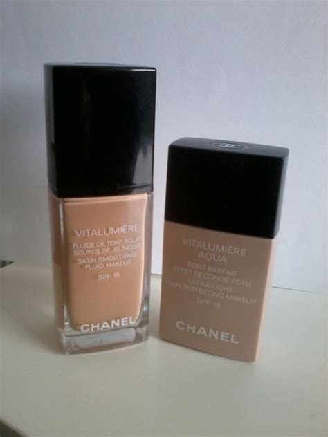 chanel vitalumiere aqua b30 vs b40|chanel's vitalumière aqua foundation.